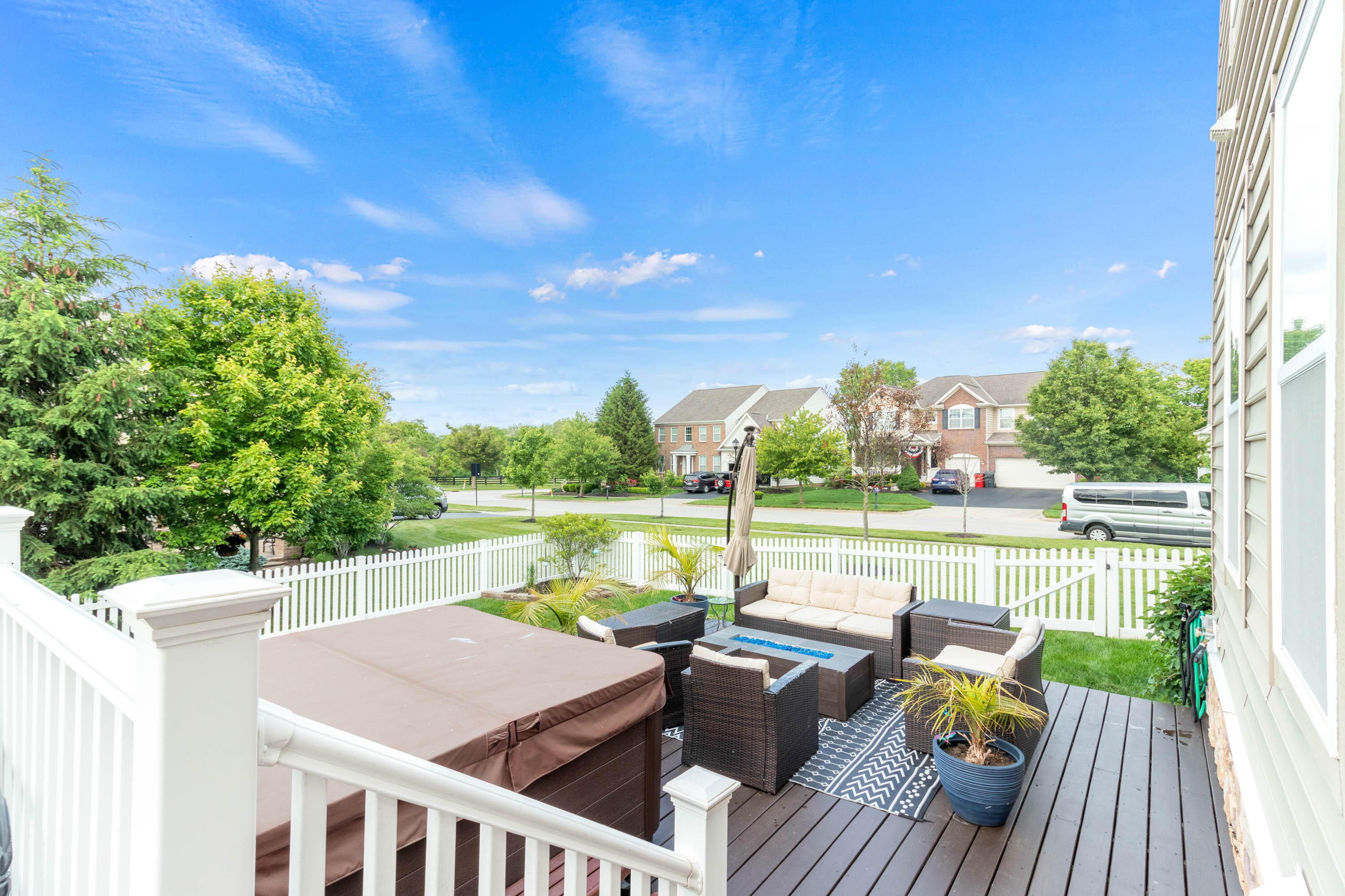 1356 Scotsman Drive, Grove City, Ohio image 3