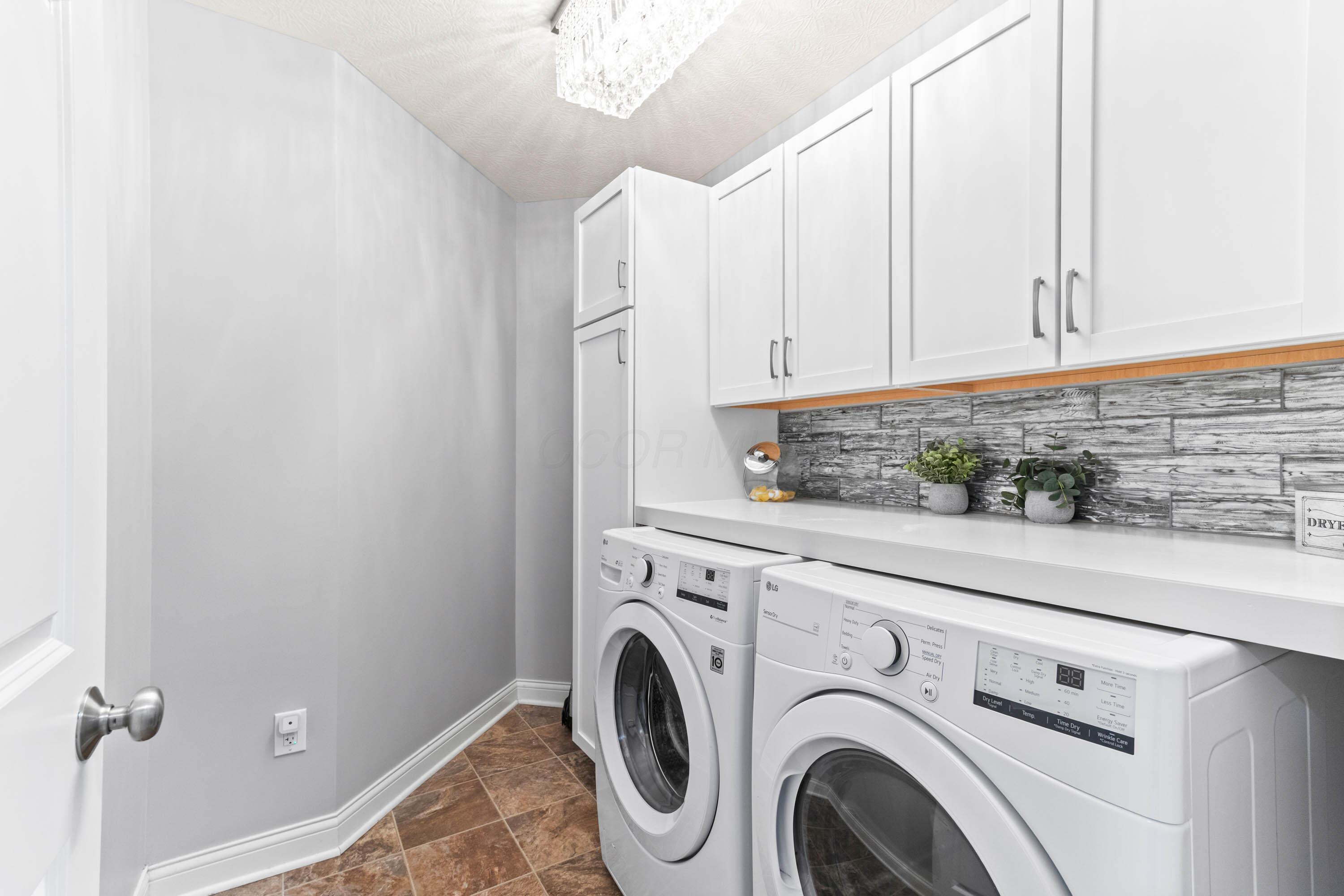 1356 Scotsman Drive, Grove City, Ohio image 37