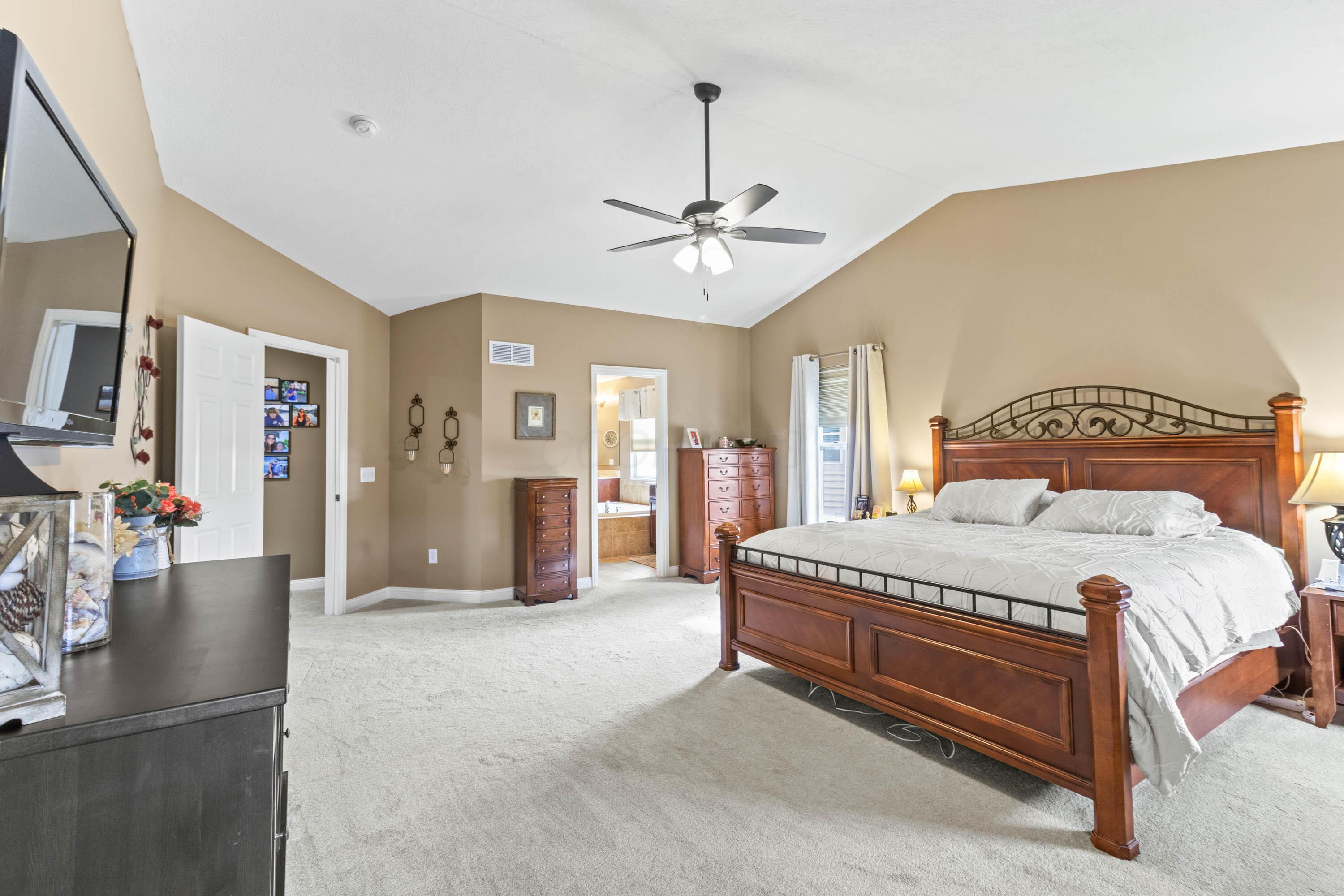 1356 Scotsman Drive, Grove City, Ohio image 16