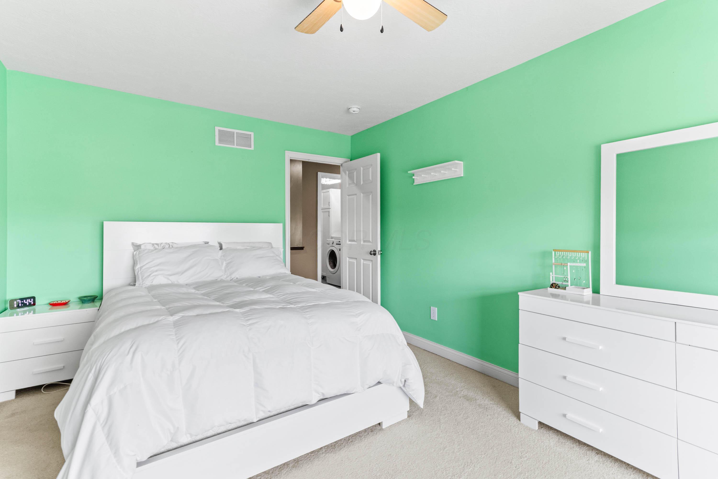 1356 Scotsman Drive, Grove City, Ohio image 30