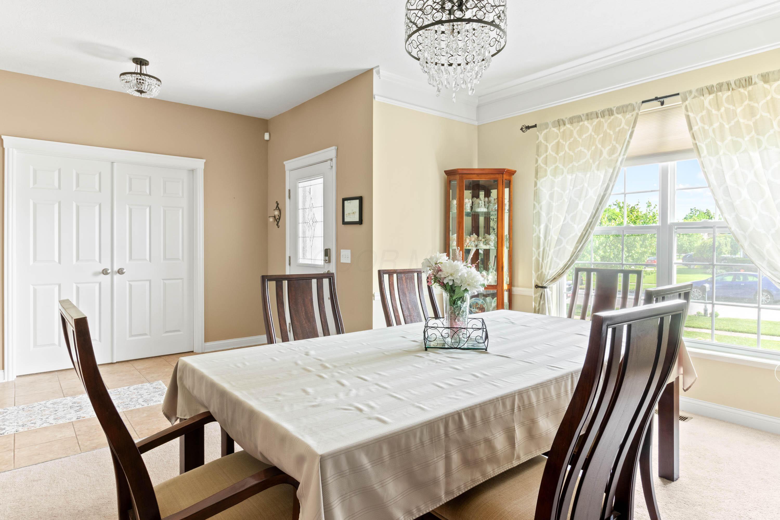 1356 Scotsman Drive, Grove City, Ohio image 14