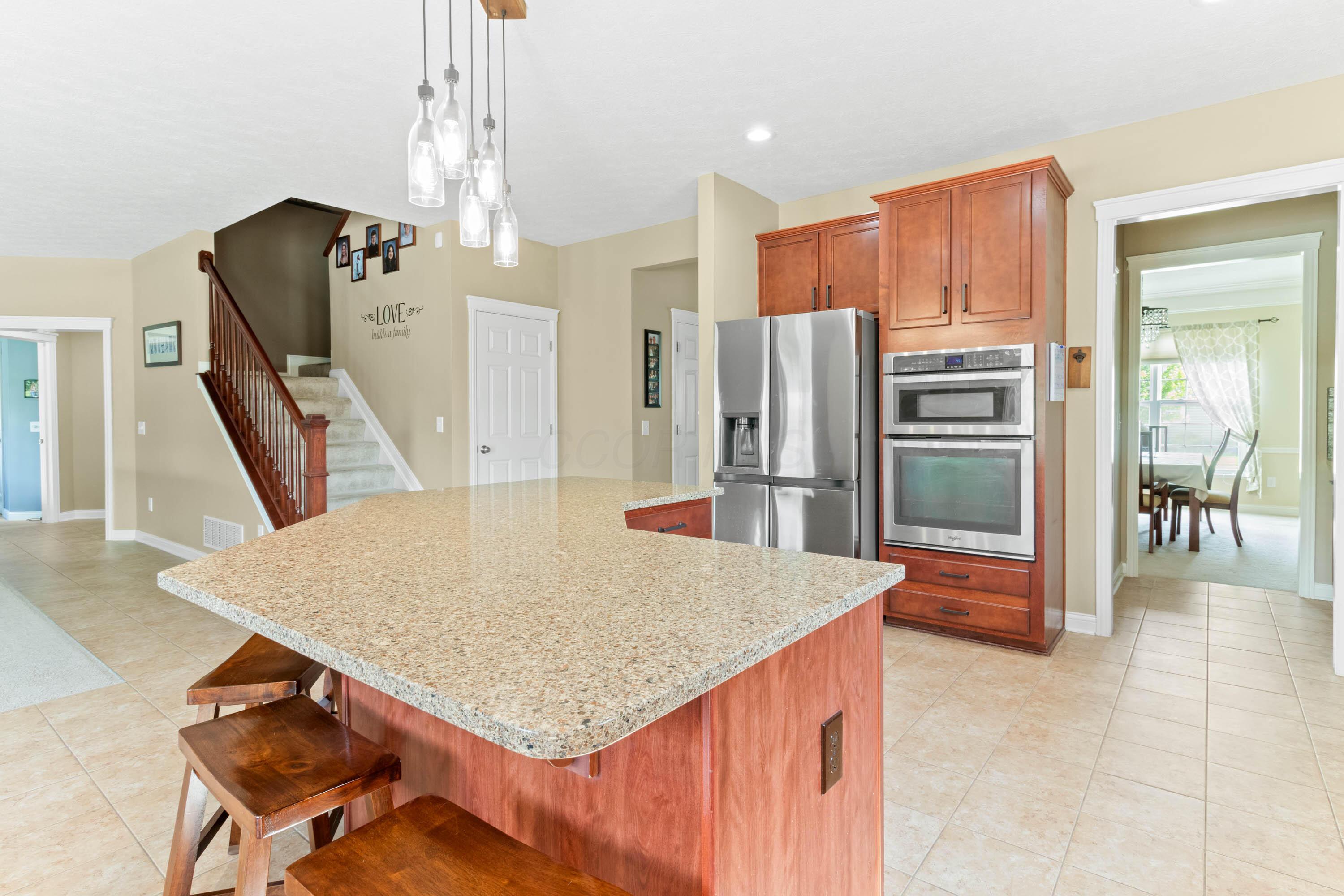 1356 Scotsman Drive, Grove City, Ohio image 12