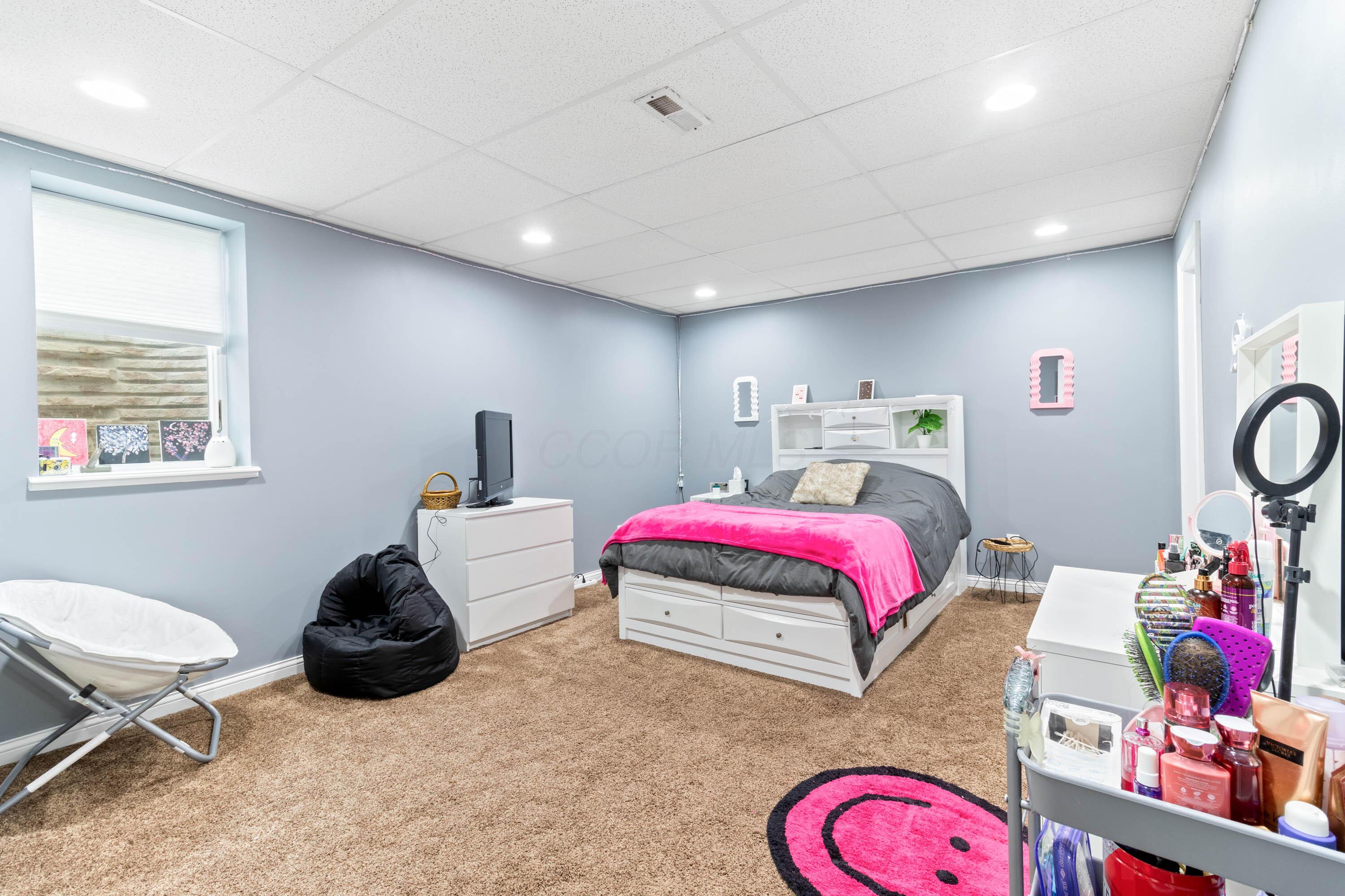 1356 Scotsman Drive, Grove City, Ohio image 34