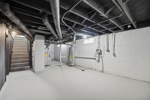 Tiny photo for 1915 Kenwood Avenue, Springfield, OH 45505 (MLS # 226000584)