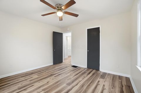 Tiny photo for 1915 Kenwood Avenue, Springfield, OH 45505 (MLS # 226000584)