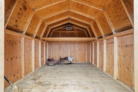 Tiny photo for 1915 Kenwood Avenue, Springfield, OH 45505 (MLS # 226000584)