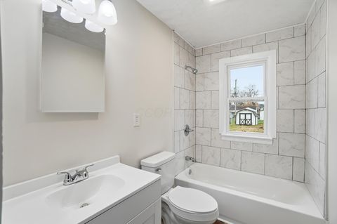 Tiny photo for 1915 Kenwood Avenue, Springfield, OH 45505 (MLS # 226000584)