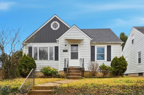 Photo of 1915 Kenwood Avenue, Springfield, OH 45505 (MLS # 226000584)