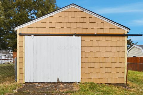 Tiny photo for 1915 Kenwood Avenue, Springfield, OH 45505 (MLS # 226000584)