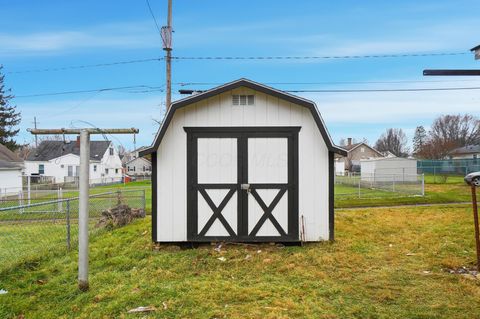 Tiny photo for 1915 Kenwood Avenue, Springfield, OH 45505 (MLS # 226000584)