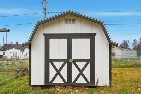 Tiny photo for 1915 Kenwood Avenue, Springfield, OH 45505 (MLS # 226000584)