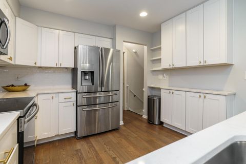 Tiny photo for 1537 Sandringham Court, Columbus, OH 43220 (MLS # 226000572)