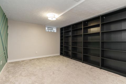 Tiny photo for 1537 Sandringham Court, Columbus, OH 43220 (MLS # 226000572)