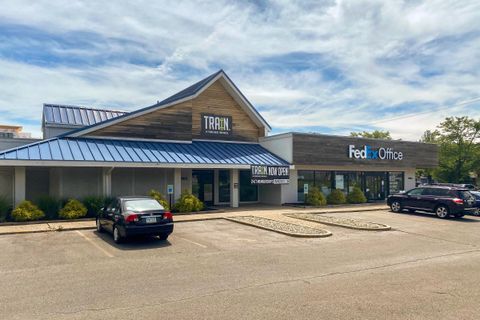 Tiny photo for 1537 Sandringham Court, Columbus, OH 43220 (MLS # 226000572)