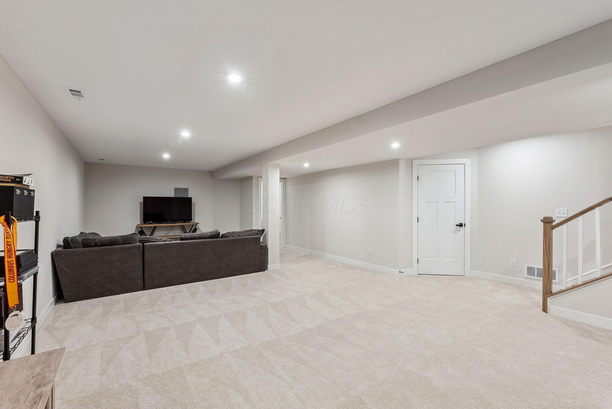 228 Livorno Road, Delaware, Ohio image 35