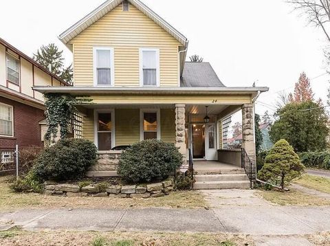 Photo of 24 Elizabeth Street, Newark, OH 43055 (MLS # 226001379)