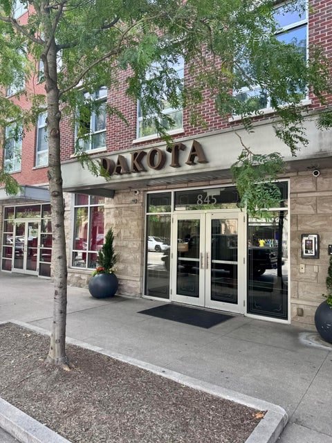 Condo For Sale - 845 N High Street #407<br/> Franklin County, Columbus, OH 43215