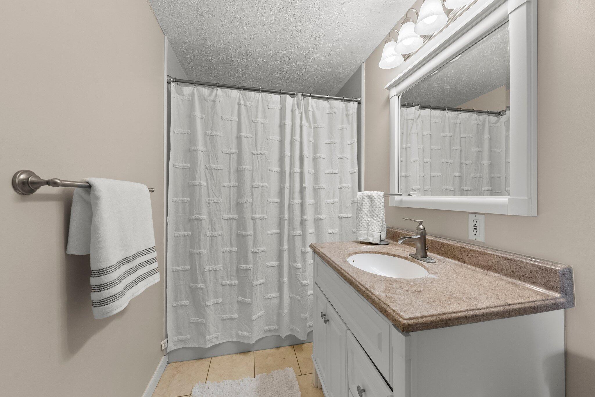 1244 E Choctaw Drive, London, Ohio image 20