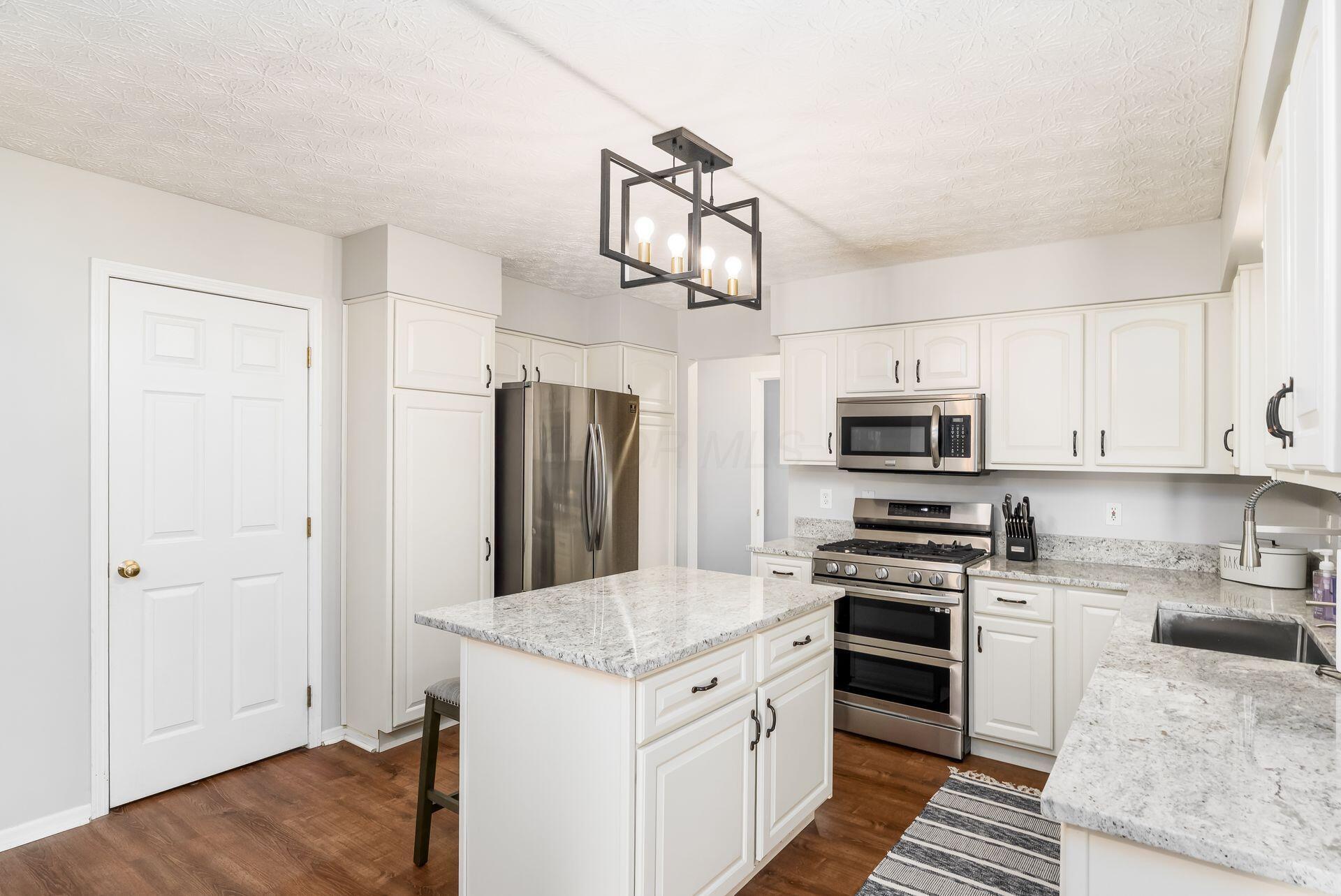966 Gray Drive, Pickerington, Ohio image 7