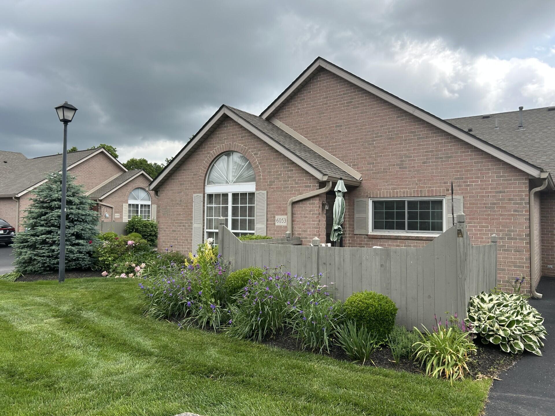 6053 Blendon Chase Drive, Westerville, Ohio image 3