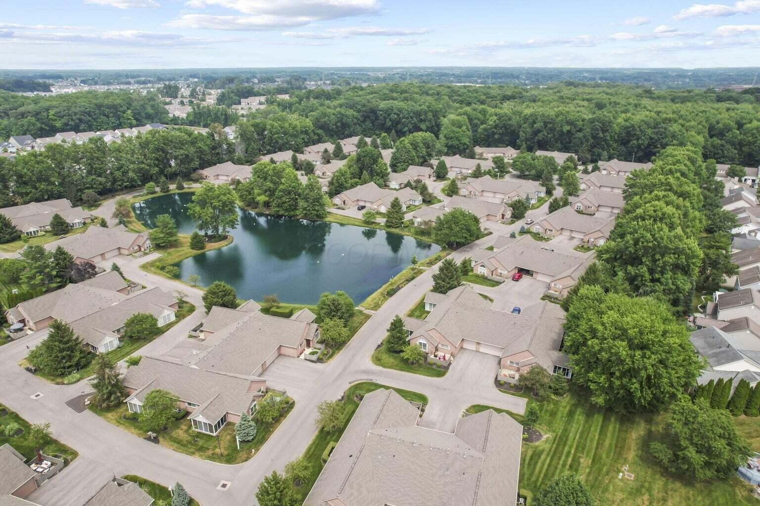 6053 Blendon Chase Drive, Westerville, Ohio image 8