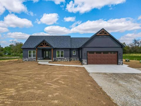 Photo of 4254 Stone Hill Drive E, Carroll, OH 43112 (MLS # 226013164)