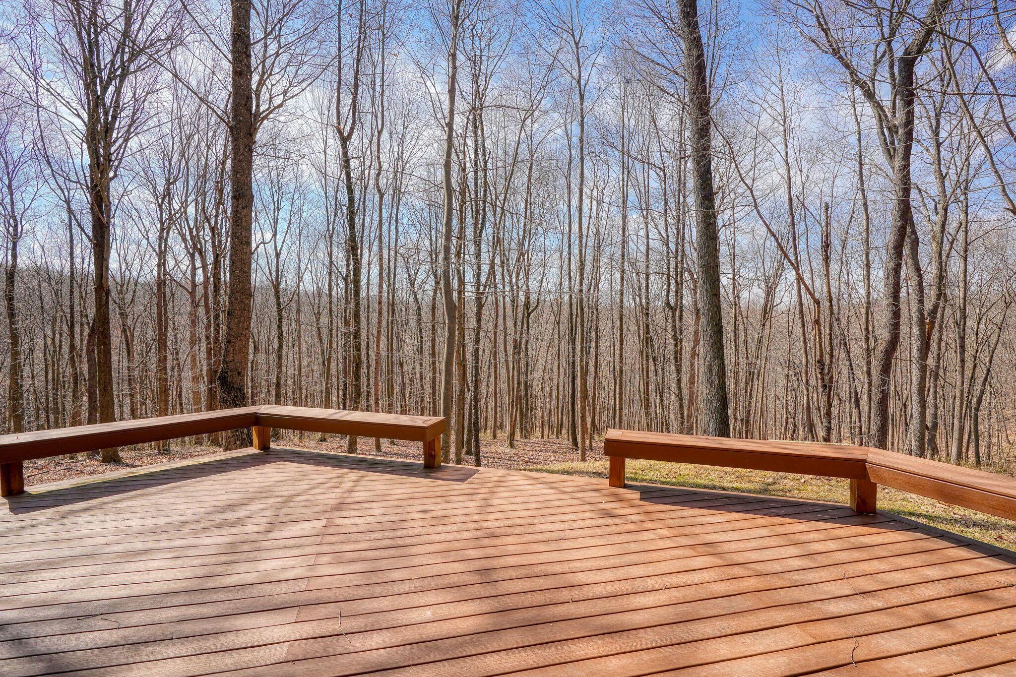 11773 Woodland Ridge Road, Rockbridge, Ohio image 2