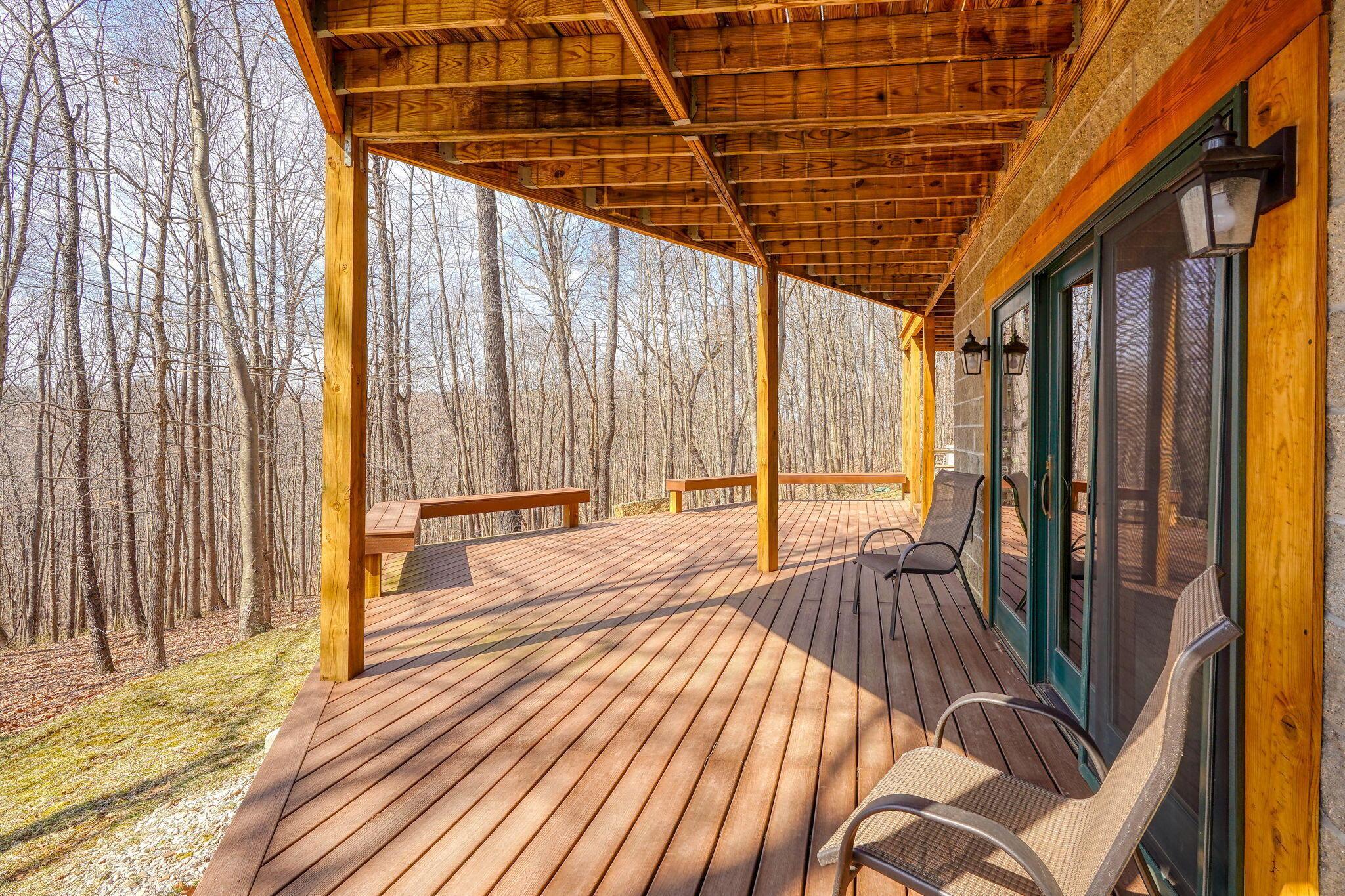 11773 Woodland Ridge Road, Rockbridge, Ohio image 3