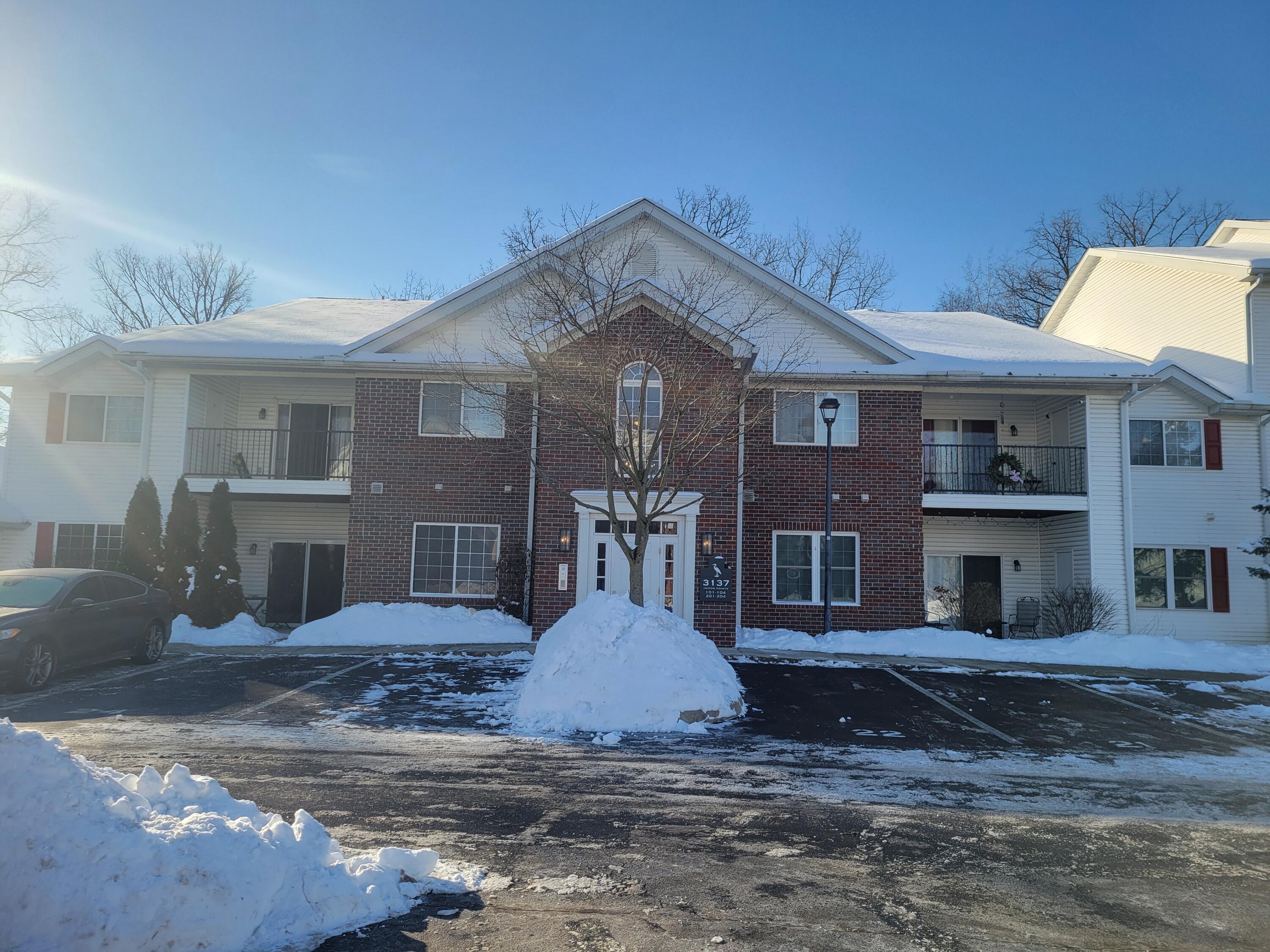 3137 Heron Pointe 202