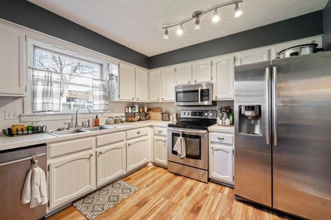 Tiny photo for 3140 Palomar Avenue, Columbus, OH 43231 (MLS # 225044752)