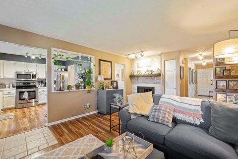 Tiny photo for 3140 Palomar Avenue, Columbus, OH 43231 (MLS # 225044752)