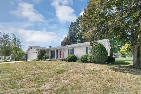 Photo of 1345 Sherwood Downs Road W, Newark, OH 43055 (MLS # 225036444)