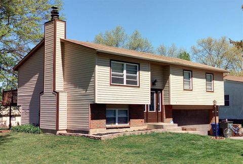 Photo of 4555 Teton Court, Columbus, OH 43230 (MLS # 225043933)