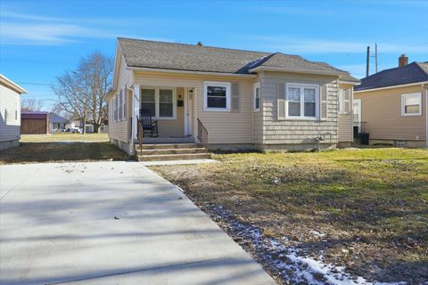 Photo of 920 Sycamore Street, Washington Court House, OH 43160 (MLS # 226001818)