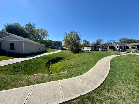 Tiny photo for 126 Twin Creek Way, Lancaster, OH 43130 (MLS # 225037794)