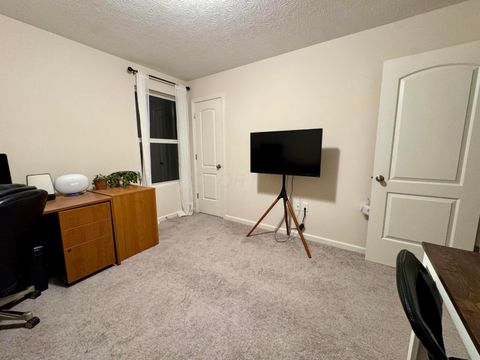 Tiny photo for 126 Twin Creek Way, Lancaster, OH 43130 (MLS # 225037794)