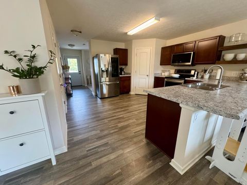 Tiny photo for 126 Twin Creek Way, Lancaster, OH 43130 (MLS # 225037794)