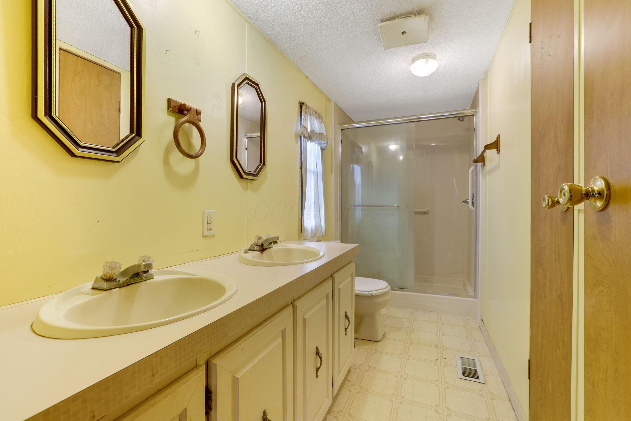 7558 Township Road 37, Somerset, Ohio image 28