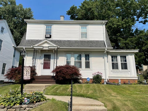 Photo of 219 Euclid Avenue, Mansfield, OH 44903 (MLS # 226027171)