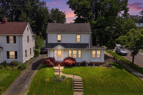 Photo of 219 Euclid Avenue, Mansfield, OH 44903 (MLS # 226027171)
