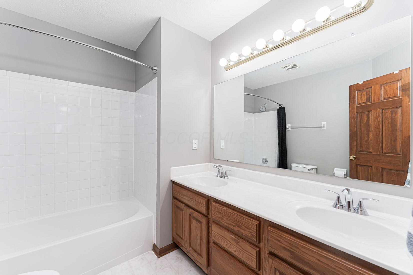 Marysville, Ohio 43040, United States, 3 Bedrooms Bedrooms, ,3 BathroomsBathrooms,Residential,Contingent,144860