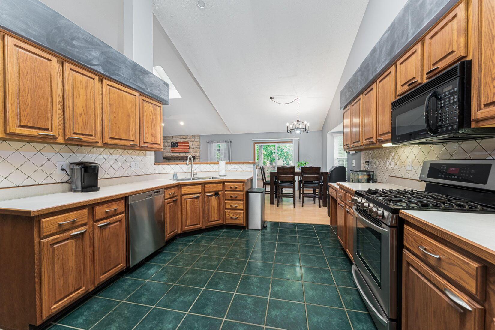 Marysville, Ohio 43040, United States, 3 Bedrooms Bedrooms, ,3 BathroomsBathrooms,Residential,Contingent,144860