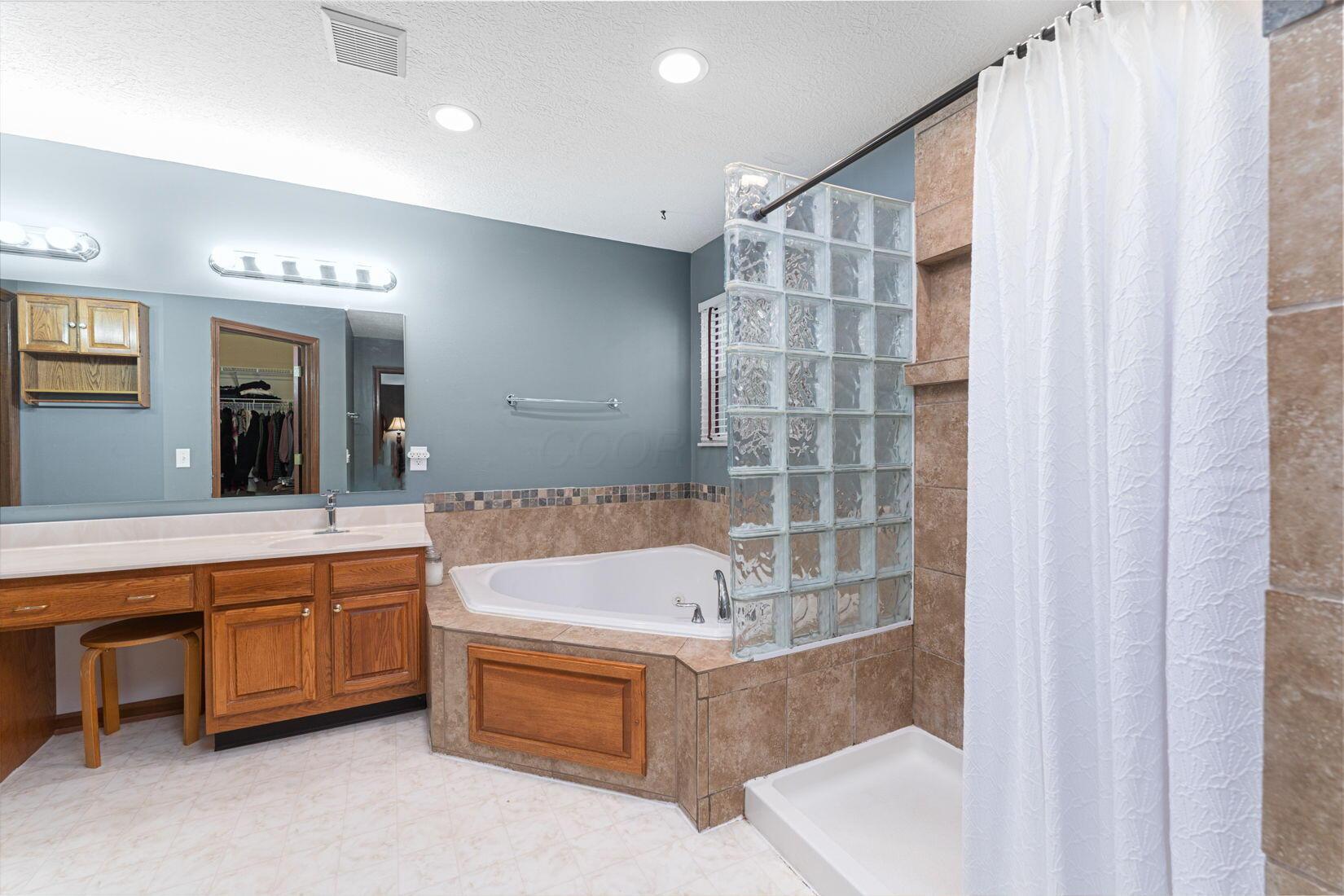 Marysville, Ohio 43040, United States, 3 Bedrooms Bedrooms, ,3 BathroomsBathrooms,Residential,Contingent,144860