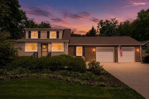 Photo of 144 Northigh Drive, Worthington, OH 43085 (MLS # 226017494)