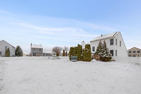 Tiny photo for 217 Brushmore Court, Delaware, OH 43015 (MLS # 225044859)