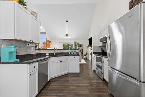 Tiny photo for 217 Brushmore Court, Delaware, OH 43015 (MLS # 225044859)