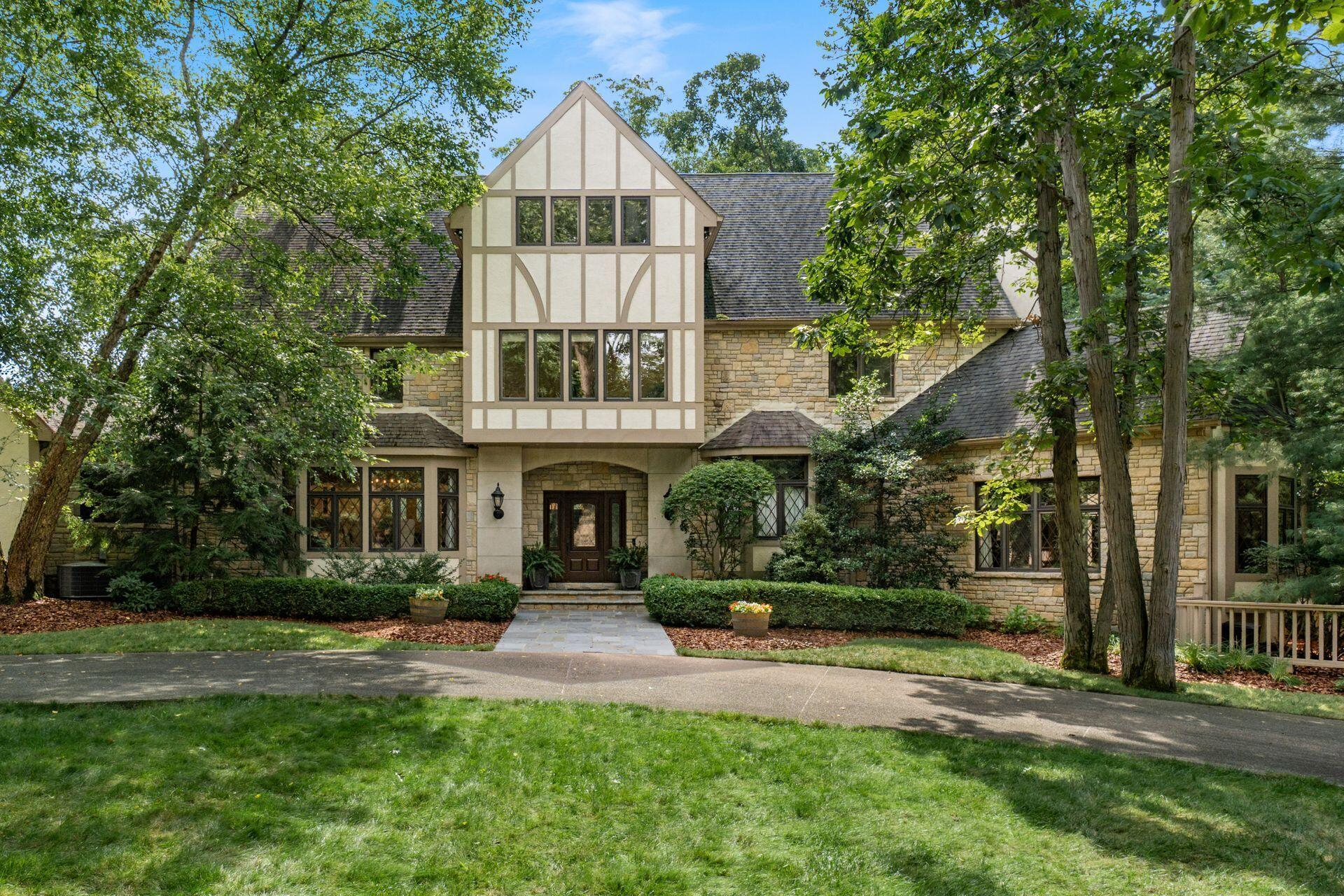 7637 Bridlespur Lane