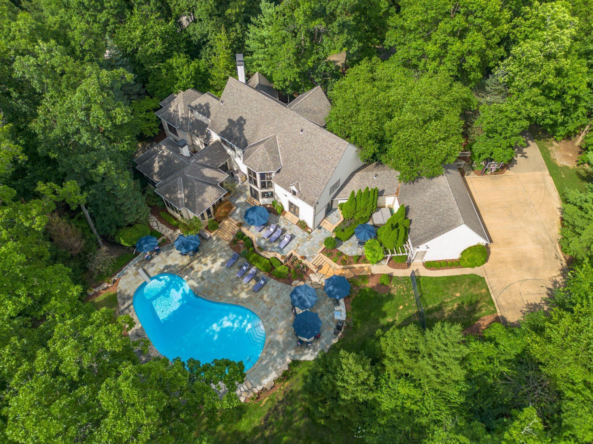 7637 Bridlespur Lane