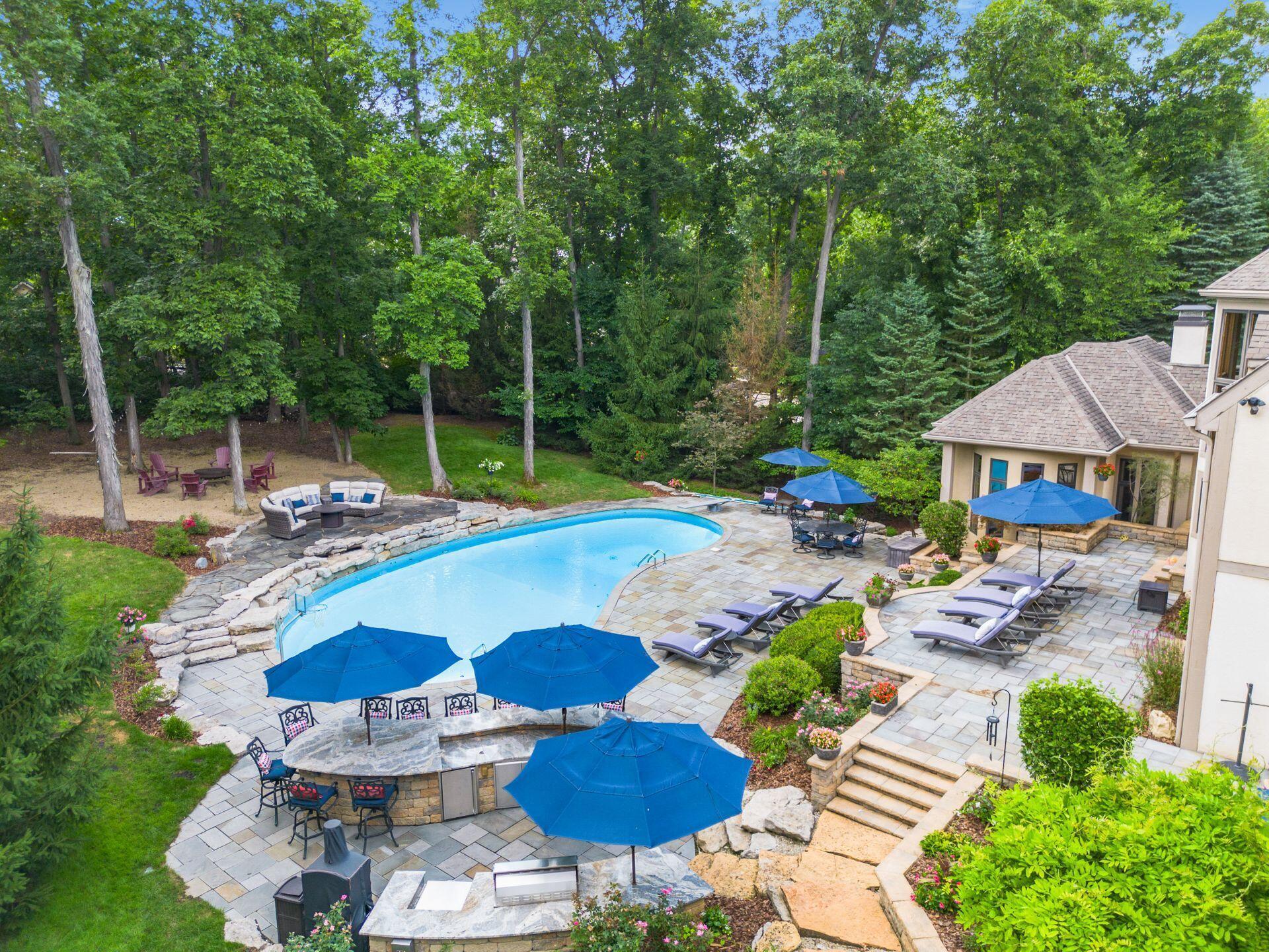 7637 Bridlespur Lane