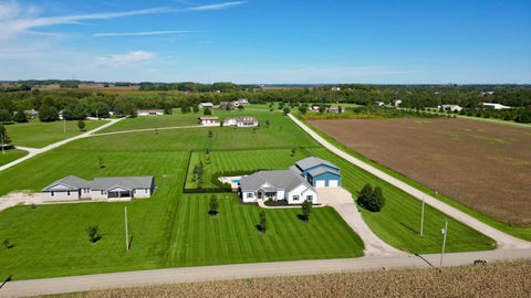 Tiny photo for 345 Snyder Road, Chillicothe, OH 45601 (MLS # 226036959)